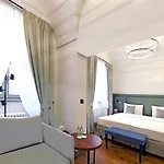 Отель Herbal