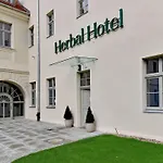 Herbal Hotel 3*
