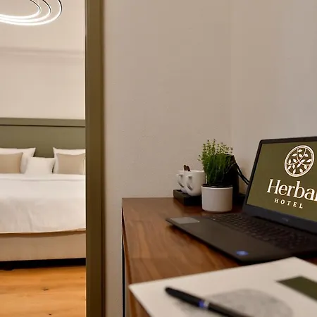 Hotel Herbal 3*