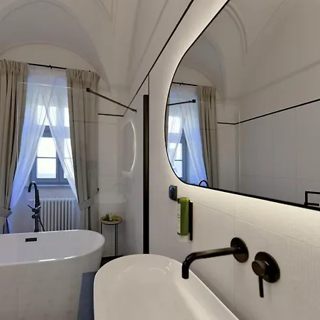 Herbal Hotel 3*