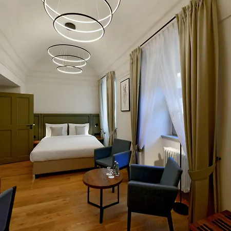 Herbal Hotell 3*