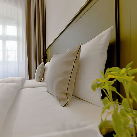 Herbal Hotell 3*