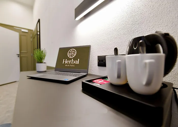 酒店 Herbal